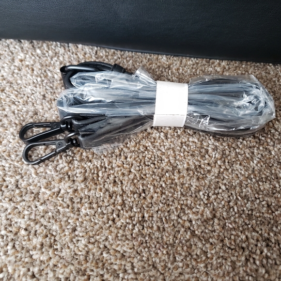 Women's crossbody tote - Picture 5 of 5